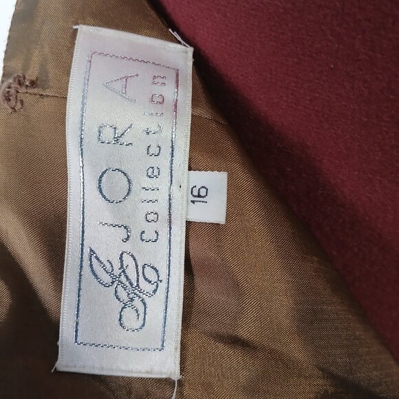 Classic Short Gown in Taupe w Copper highlights - Picture 5 of 5